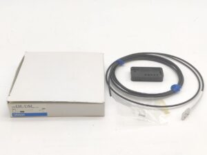 箱いたみあり ネジ1本のみ 付属品テープ跡あり 中古　オムロン E32-T15Z　2m