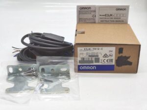 E3JK-TR12-C オムロン 未使用 箱汚れあり E3シリーズ 光電セ