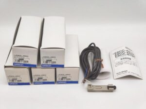 E8CC-AN0C オムロン 箱汚れあり 新品 12 to 24VDC