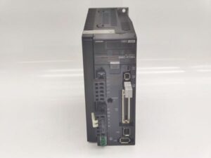 R88D-KT08H オムロン 本体いたみあり 中古
