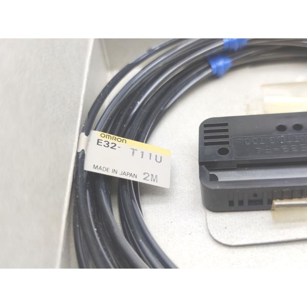 E32-T11U オムロン 3点セット 箱いたみあり ネジ2袋なし