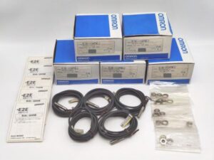E2E-X1R5F2 オムロン ※箱と中身が違います 中古 12to24