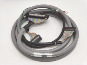 XW2Z-RO200C-175-MN オムロン 中古