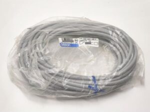 XS2F-D421-J80-A オムロン 袋よごれあり 未使用