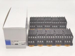 PYF14A オムロン 1箱10個入り 箱汚れあり 未使用