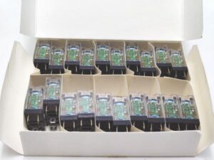 G2R-1-SND オムロン 中古か未使用か不明 20個入り DC24