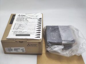 FR-E720-0.75K 三菱電機 箱説明書いたみあり 中古か未使用か不明