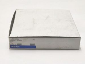 E2C-CR8B オムロン 箱よごれあり 未使用 3m