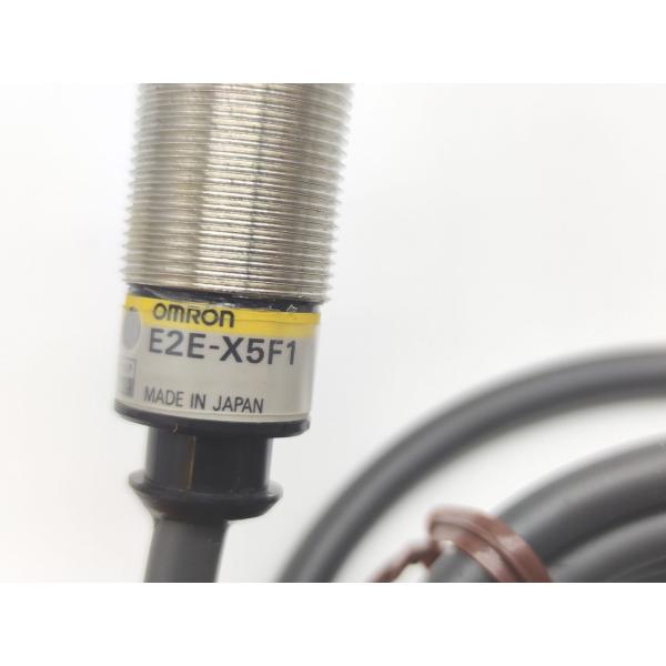 E2E-X5F1 オムロン 箱汚れあり 未使用 E2E-X5F E2