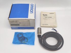 E2E-X5F1 オムロン 箱汚れあり 未使用 E2E-X5F E2