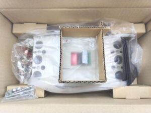 NF400-CW 三菱電機 箱汚れいたみあり 新品 3P 300A