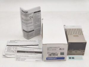 E5CS-Q1KJU-W オムロン 新品 100 to 240VAC E5シ