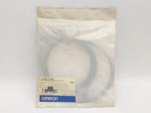 E32-T14L オムロン 袋汚れあり 新品 2m