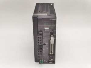 R88D-KT08H オムロン 中古