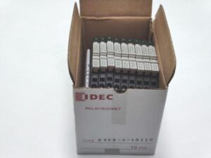 RV8H-S-AD110 IDEC 9個入り 中古か未使用か不明 RV8H-