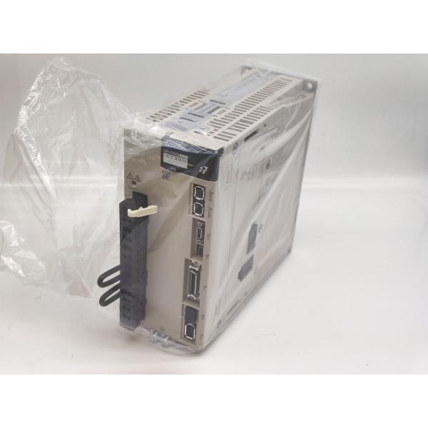 SGD7S-3R8A20A 安川電機 新品 電機