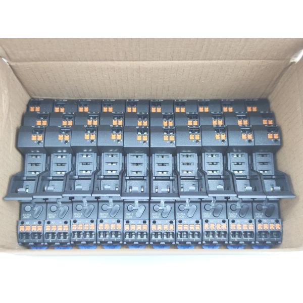 SJ1S-21L IDEC 箱いたみあり 新品 300V 12A 1