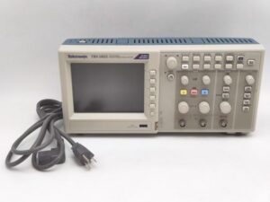 TBS1022 Tektronix ボタン反応OK 電源OK 中古 TBS