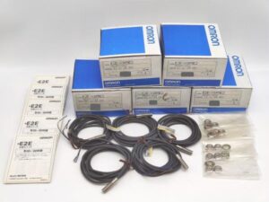 E2E-X1R5F2 オムロン ※箱と中身が違います 中古 12to24