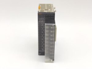 CJ1W-INT01 オムロン 中古 CJ1W-INT CJ1シリーズ