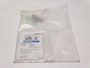 E2E-X3D1-M1 オムロン 袋よごれあり 未使用 E2シリーズ 近接
