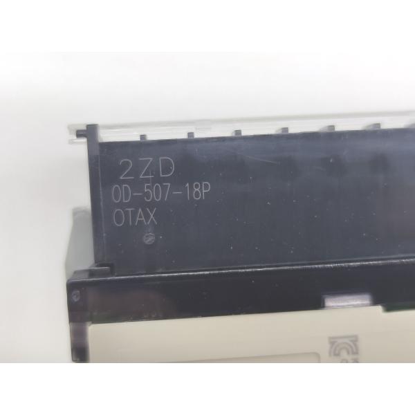 CJ1W-OD213 オムロン 箱開封済み 箱いたみあり 未使用 CJ1