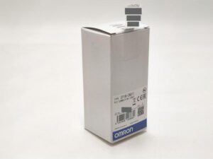 CP1W-CN811 オムロン 箱のみ開封済み 未使用